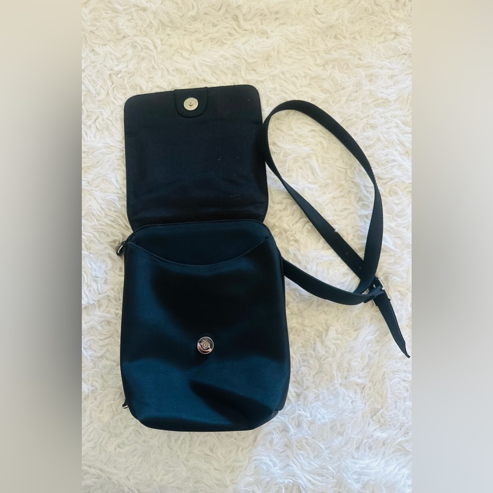 Coldwater Creek Travel Organizer Crossbody Bag - Picture 4 of 5